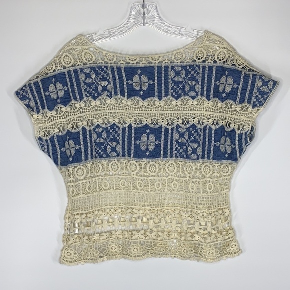 Rebecca Elliot Cream & Blue Crochet Short Sleeve Top Size S/M - Picture 2 of 4